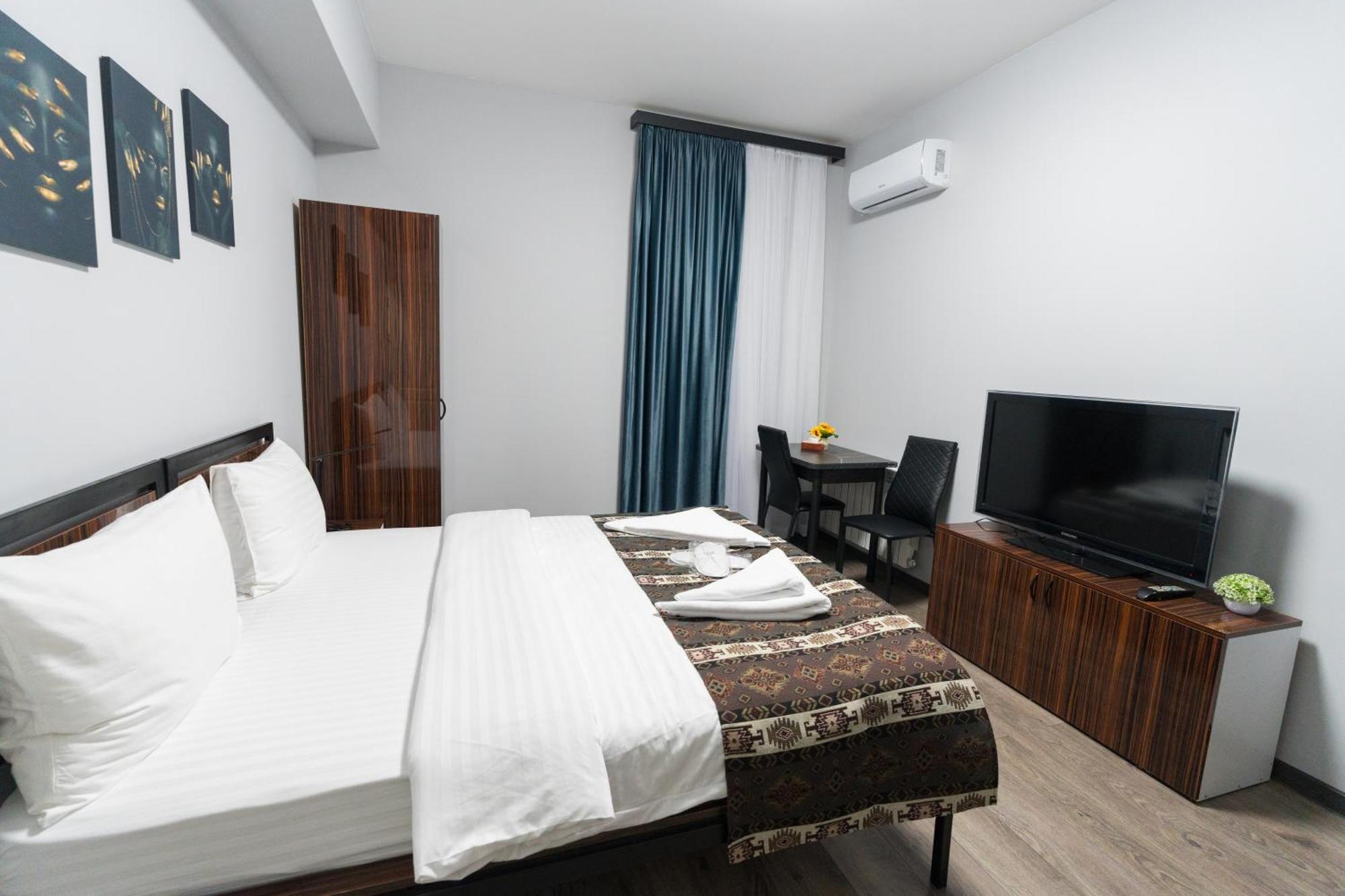 Gh Family Hotel Jerevan Eksteriør billede